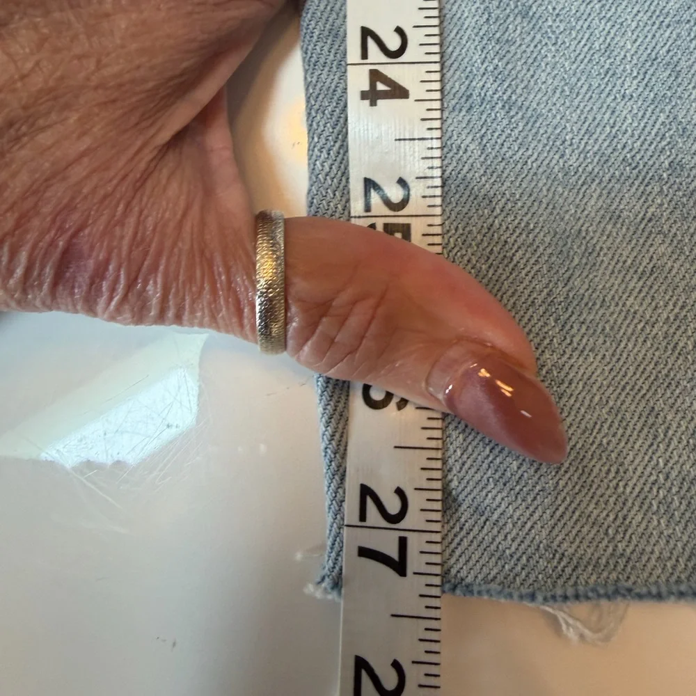 #200 Good American Light Blue Ripped Straight Leg Jeans. Excellent Condition. - Picture 14 of 14